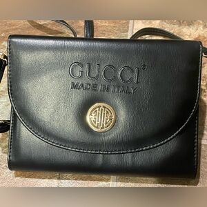 GGee logo monogram black crossbody bag purse really cute 😍😍🔥🔥